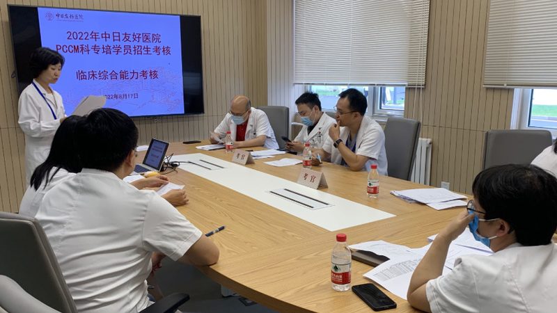 叉车操作后，应及时进行清洁和保养，以延长叉车的使用寿命。具体包括：