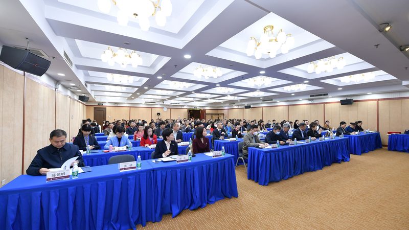 教师资格证培训协议班与普通班：如何选择更划算的学习方案**