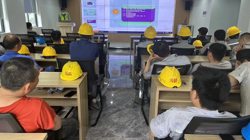 行业背景：消防工程师职业的兴起与需求